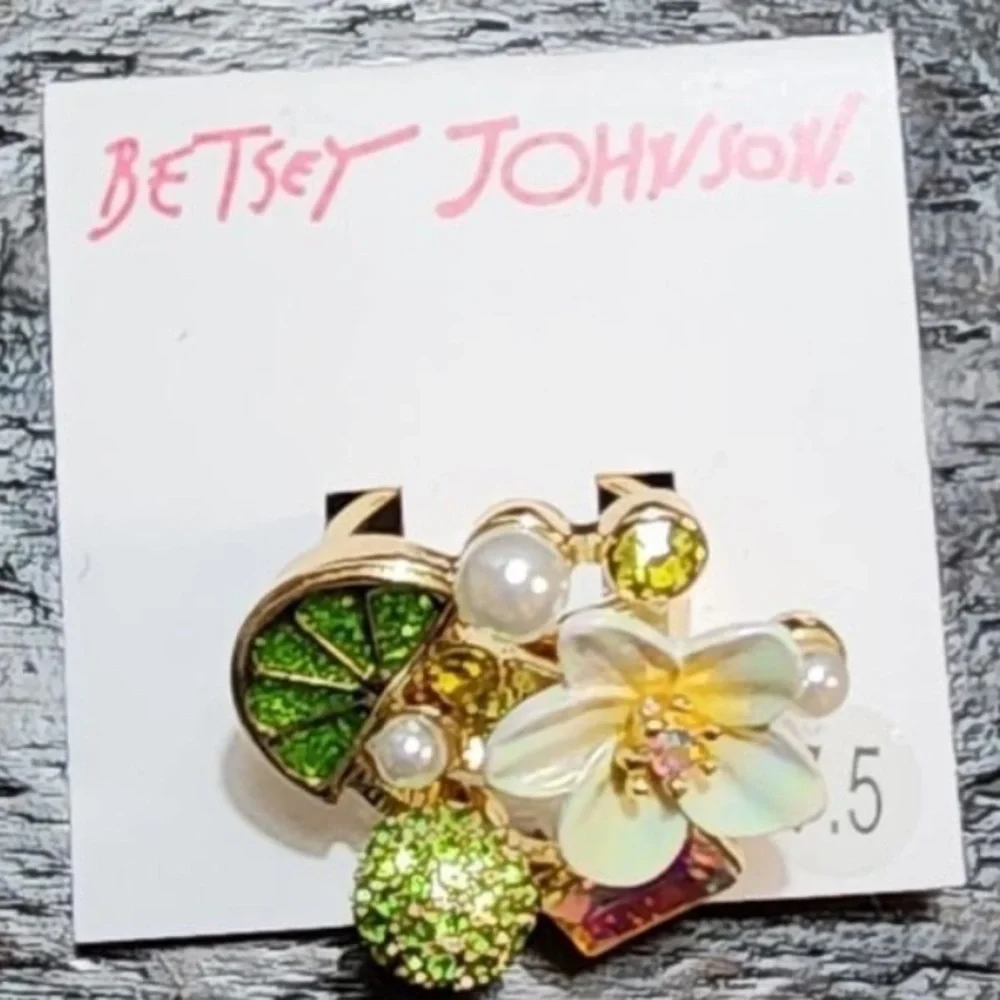 BETSEY JOHNSON Brunch-Themed Flower Blossom & AB Crystals Ring Size 7.5 NEW NWT - Picture 2 of 5